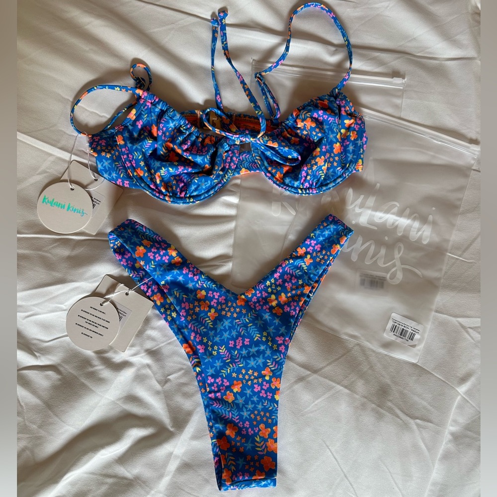 Kulani Kinis ruched underwire bikini+cheeky V bottoms Size AU M- fits like US S